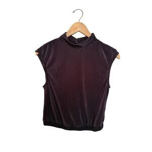 RO & DE Pleated High Neck Crop Top Women’s Size M Gray Keyhole Back Co-Or NWT